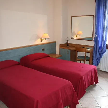 Albergo Ristorante Punta Dell'Est-2